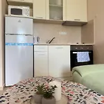 Apartamento Premier F1 420