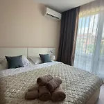 Apartamento Premier F1 420