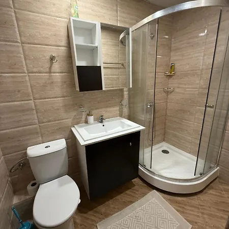 Appartement Premier F1 420 *