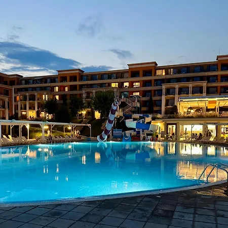 Appartement Premier F1 420 *